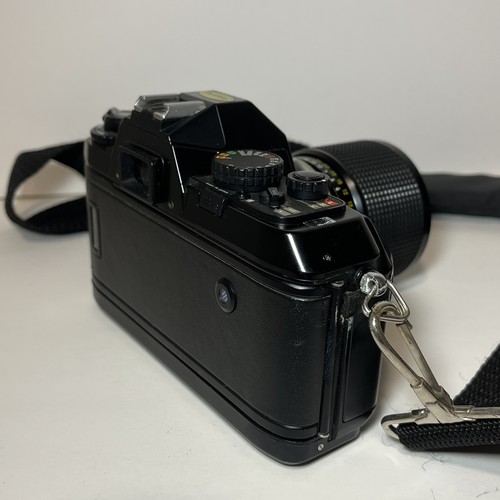 Nikon N2000 35mm SLR Film Camera Nikkor Zoom 43-86mm f1-3.5 Lens & Strap - Picture 10 of 16