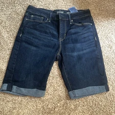 Signature by Levi Strauss & Co. Gold Label Women's Mid-Rise Bermuda Shorts SZ 8