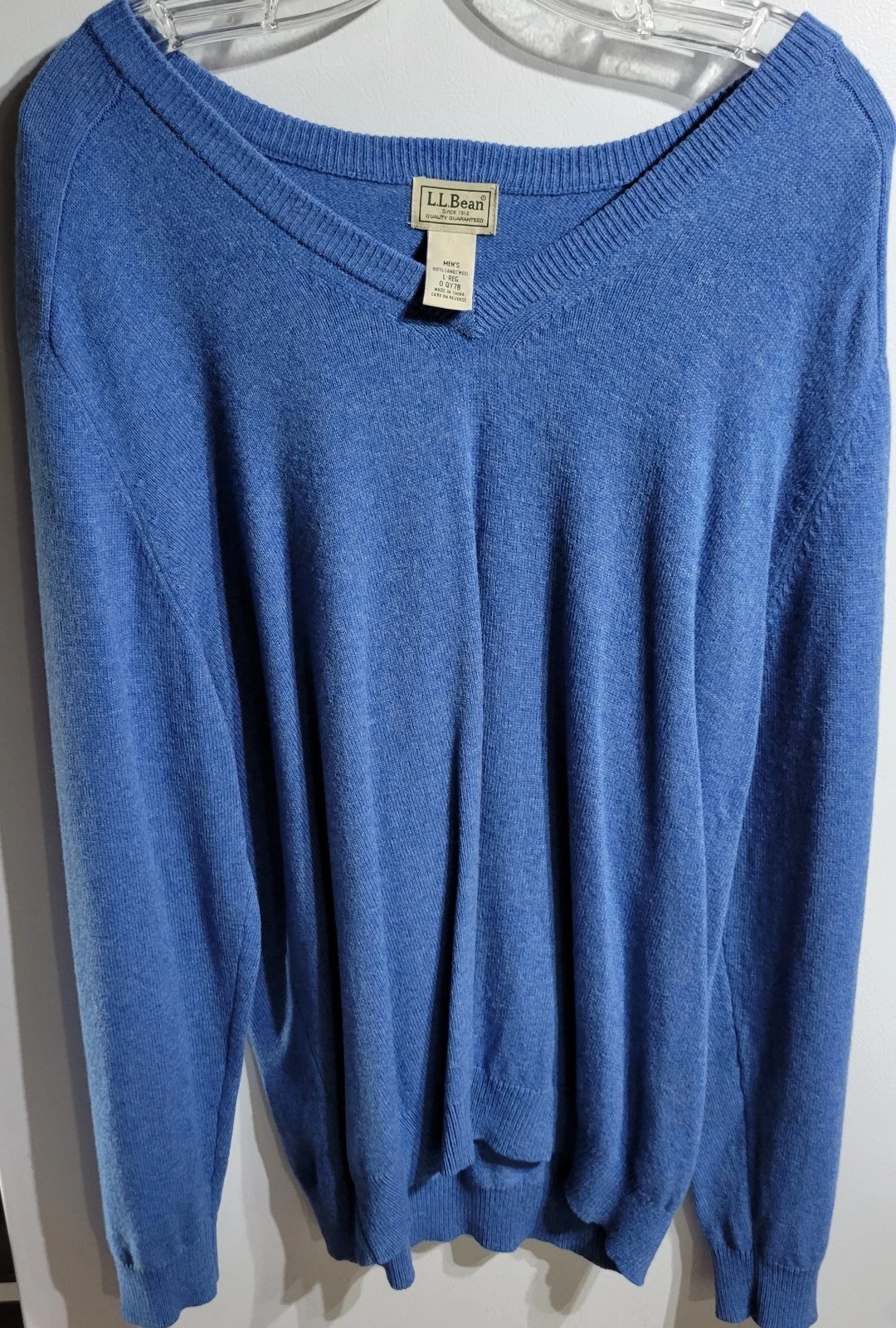 L. L. Bean Mens 100% Lambs Wool Sweater Blue Size L