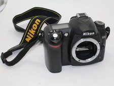 Nikon D50 6.1MP Digital SLR DSLR Camera Body and battery