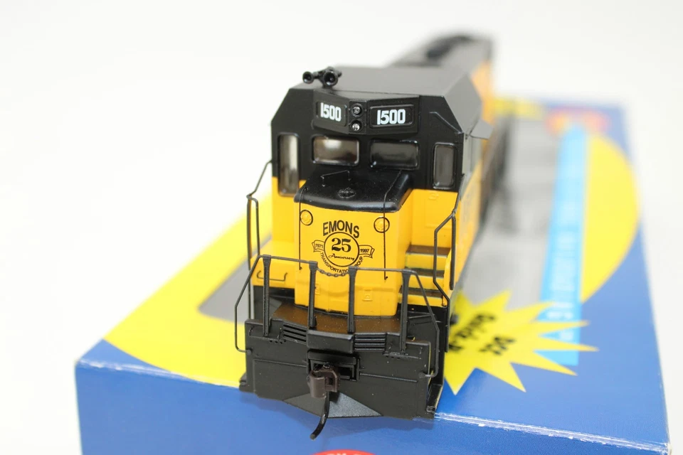 Athearn HO Scale YKR YorkRail Emons CF7 Angled Diesel Locomotive #1500 DCC Ready - Image 3 of 4