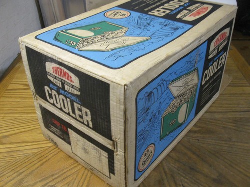 Vintage Thermos Metal Green Ice Cooler model 22 USA 43 Quarts w/ box. - Picture 3 of 15