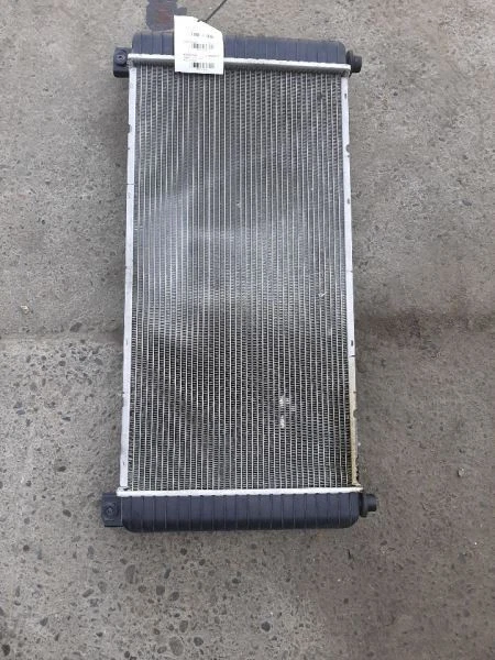Radiador 99-03 GMC Sierra 2500 2840116 Foto 2 de 4