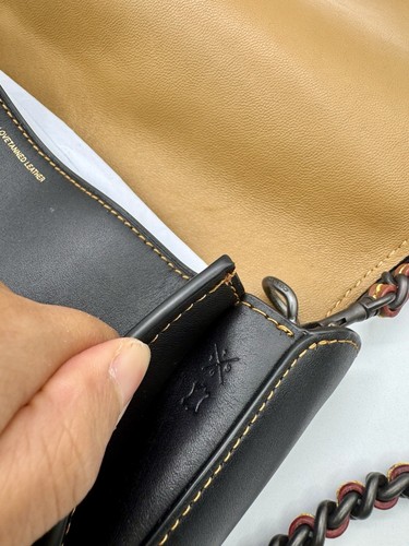 Bolso de Hombro Coach Dinky Cadena Negro Modelo NºDK20215 NUEVO CON ETIQUETAS - Imagen 16 de 22