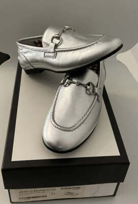 GUCCI シルバーシューズ Gucci Children's Silver Metallic Jordaan Leather Loafer NIB