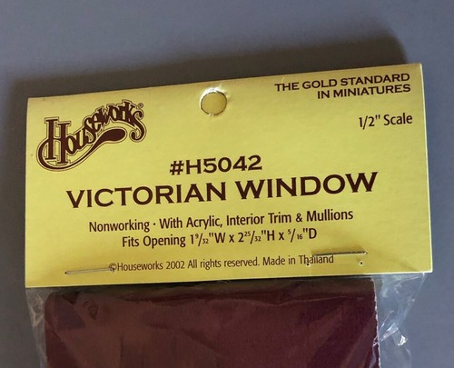 DOLLHOUSE MINIATURE. 1/24 SCALE. VICTORIAN WINDOW. By HOUSEWORKS - Picture 3 of 5
