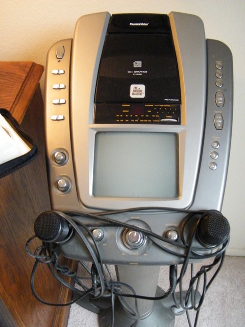 KARAOKE VISION THE SINGING MACHINE PLUS 30 PLAYBACK CD's ! | eBay