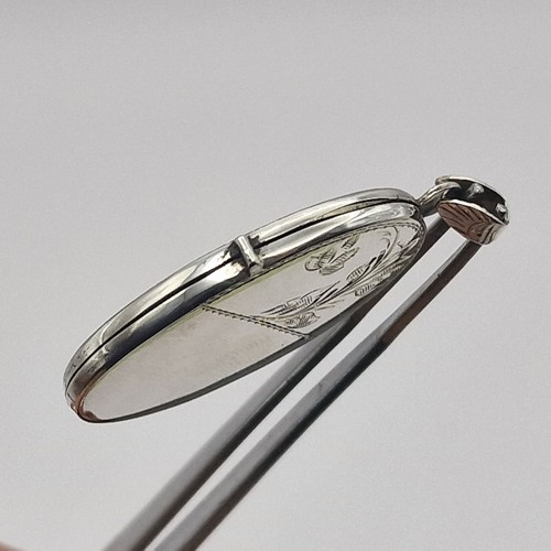 Vintage Sterling Silver Oval Locket with Scroll Engraving - Picture 10 of 17
