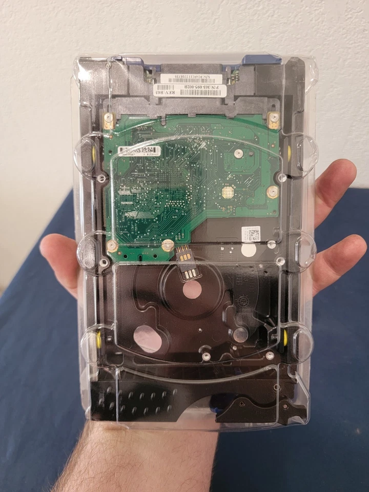 SEAGATE Cheetah 15K.7 ST3300657FC 300 GB 15000 RPM HDD w/ Tray - NEW - Image 3 of 3