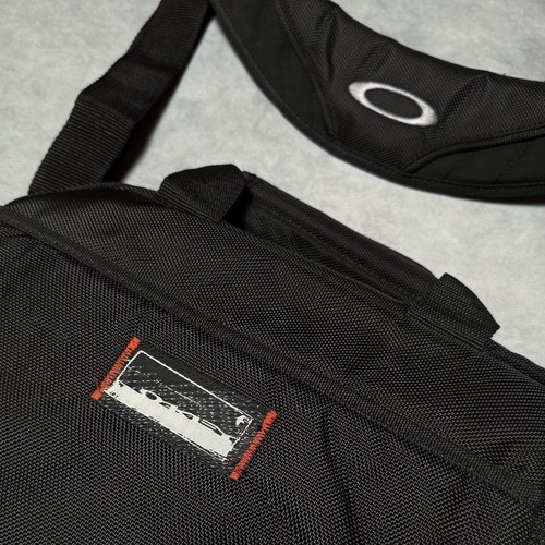 RARE OAKLEY VINTAGE Men`s Y2K Streetwear Logo Metal Messenger Bag - Picture 11 of 13