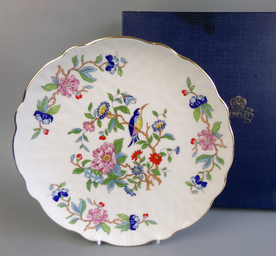 Aysnely Pembroke Kuchenteller/Dessert Sandwich Tablett. Vintage Bone China. 10 3/8''