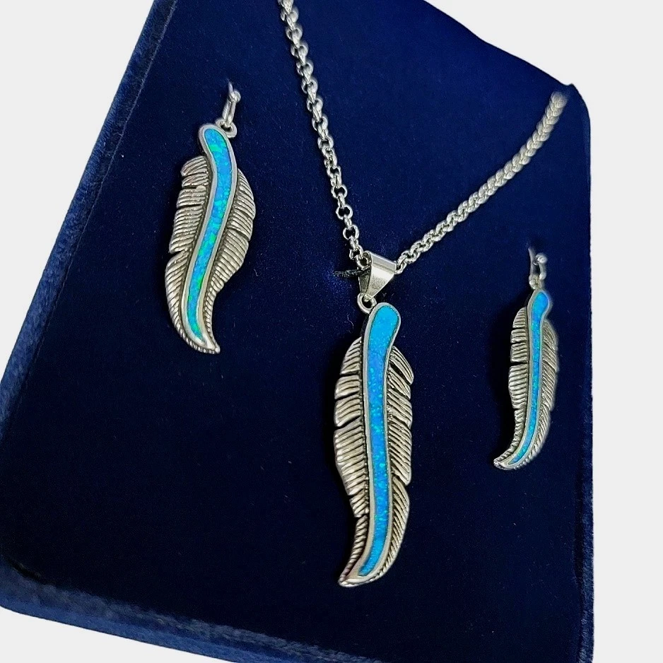 Montana Plateros Turquesa Ópalo Pluma Cuentacuentos Conjunto de Joyería Minorista $110 Foto 4 de 4