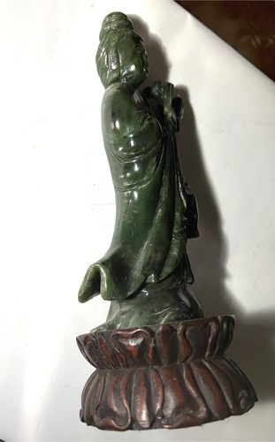 Chinese Carved green jade lady on wood stand - Picture 11 of 11