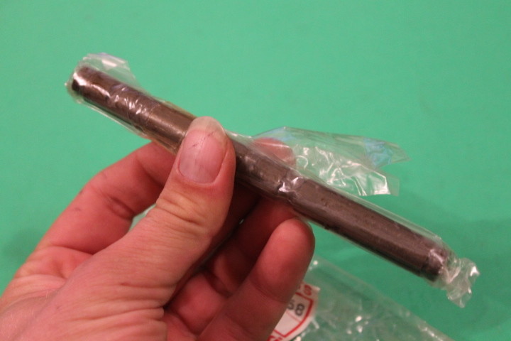 87 Kawasaki Ninja 600RX ZX600B OEM Rocker Arm Shaft 12020