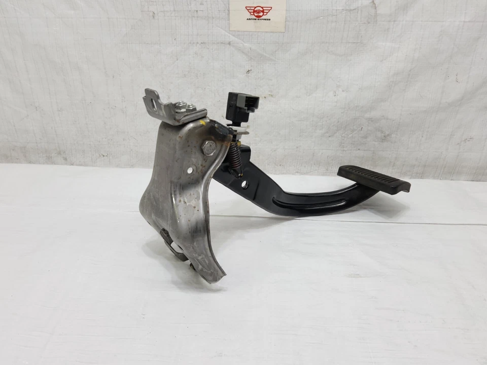 Conjunto de pedal de freno Kia Optima 2011-2013 OEM 328003Q200 Foto 3 de 4