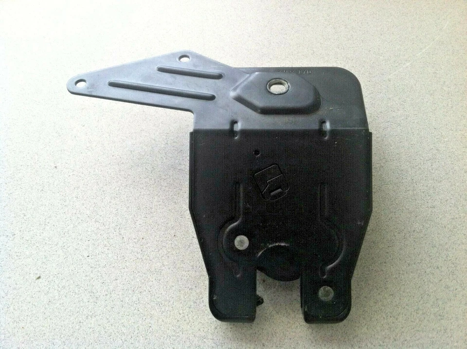 BMW 750i 750Li E65 E66 2004-2008 ~ bloqueo de la tapa del maletero ~ pieza OEM Foto 2 de 4