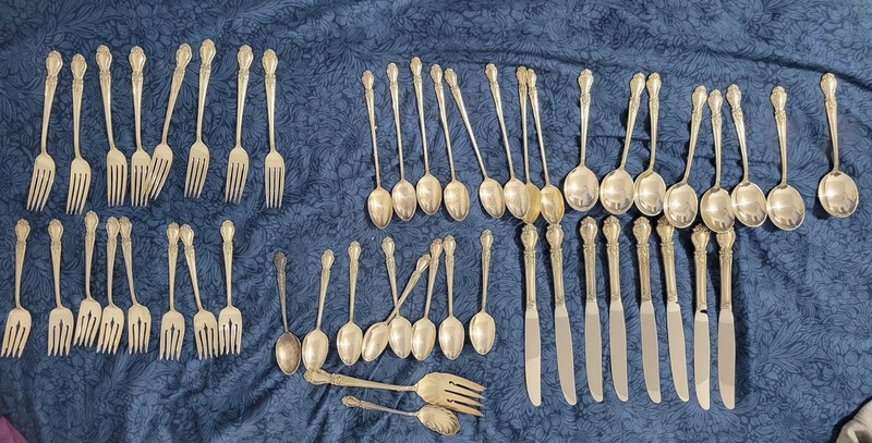 50 PCs. International Sterling Silver “Brocade” Service for 8 + 2 serving