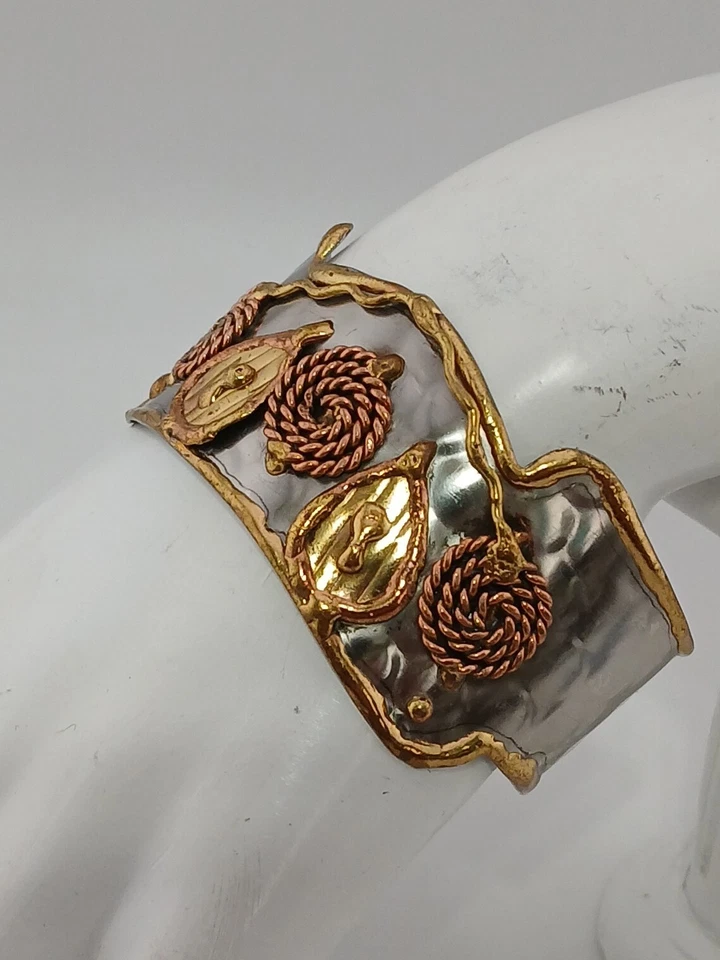 ARTISAN 锤面银色金属应用铜黄铜设计手镯 — 第 2/4 张图片