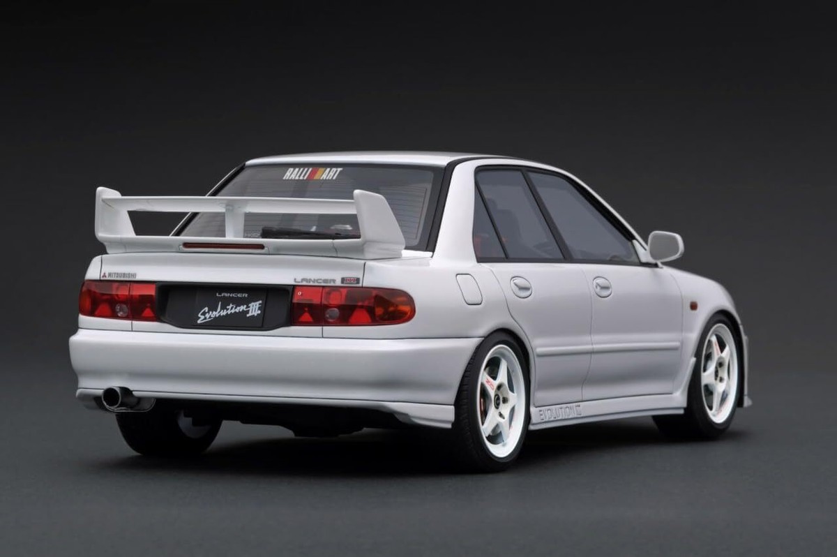 ignition model 1/18 Mitsubishi Lancer Evolution III GSR ignition model 1/18 Mitsubishi Lancer Evolution III GSR