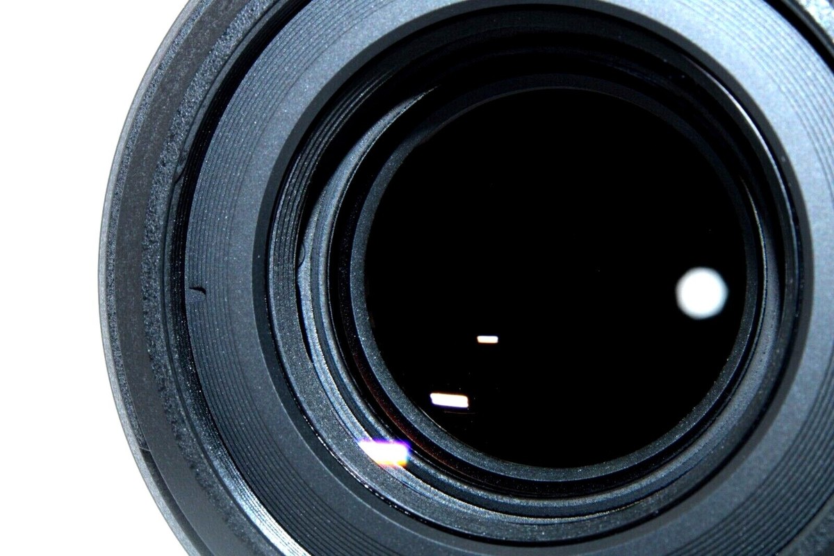 Near Mint Tamron SP AF 60mm f/2 Di II LD IF Macro Portrait Near Mint Tamron SP AF 60mm f/2 Di II LD IF Macro Portrait