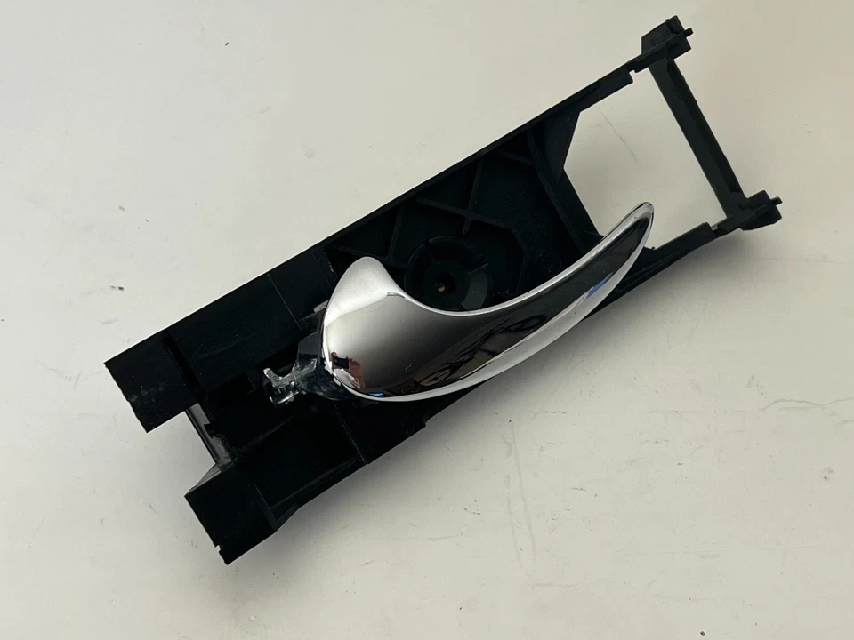 JAGUAR XJ8 2000 LADO IZQUIERDO DELANTERO TRASERO INTERIOR CONDUCTOR MANIJA PUERTA 98 00 01 02 Foto 2 de 3