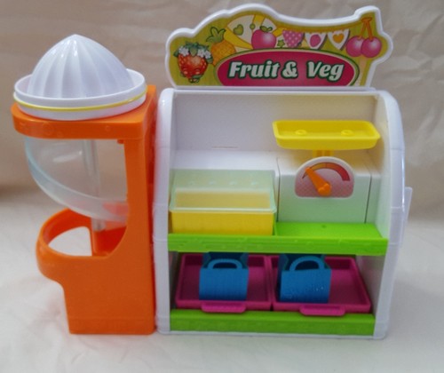 Shopkins Easy Squeezy Fruit & Veg Stand Playset Season 1 - Picture 2 of 12
