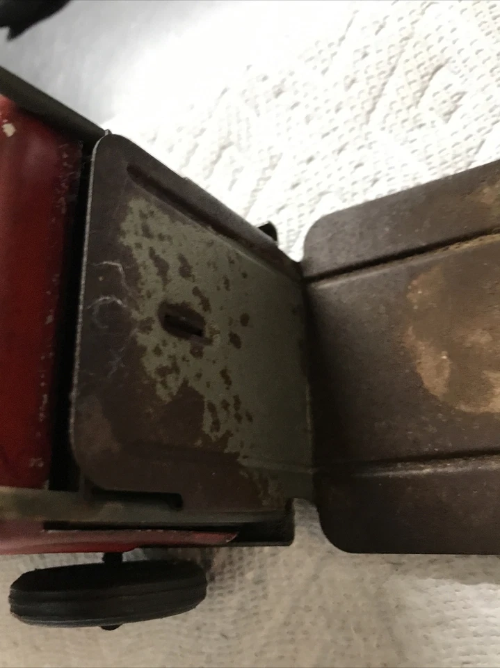 Винтажный грузовик-лифт NY Lint из прессованной стали на запчасти для ремонта как есть - Изображение 3 из 4