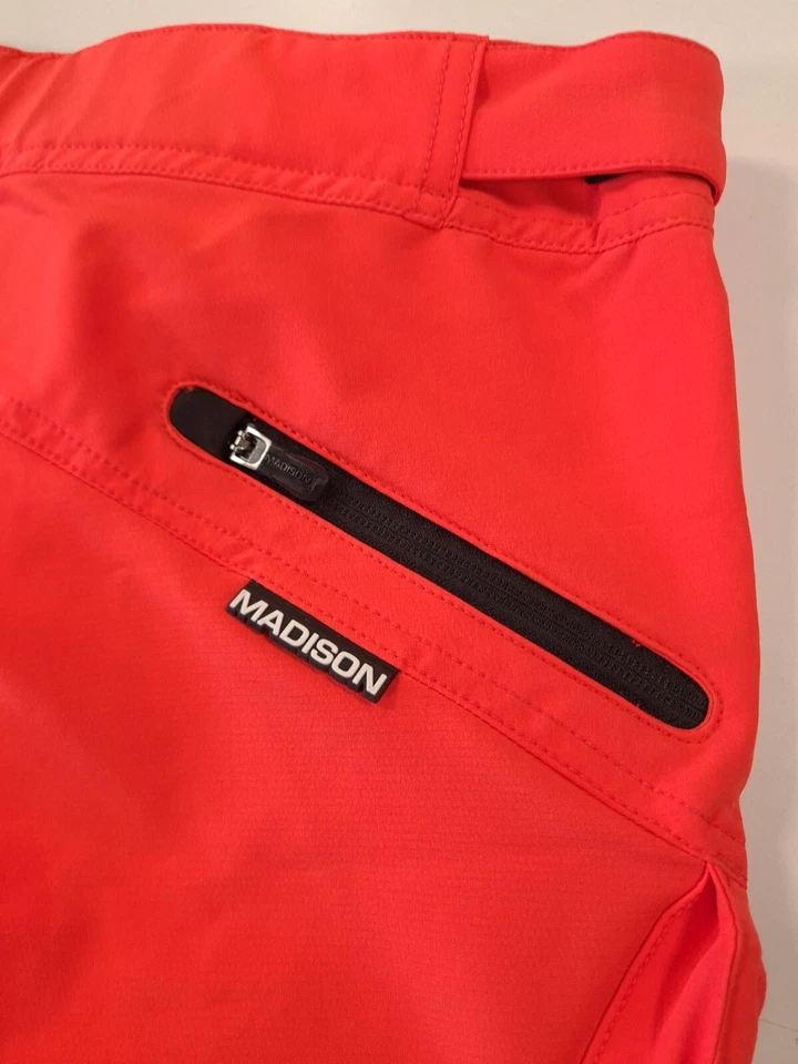Madison Zen Youth Cycling Shorts, Biking, Riding, MTB, Chilli Red. - Image 4 of 4
