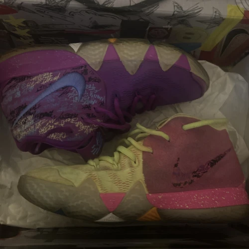 Size 5.5 - Nike Kyrie 4 Confetti