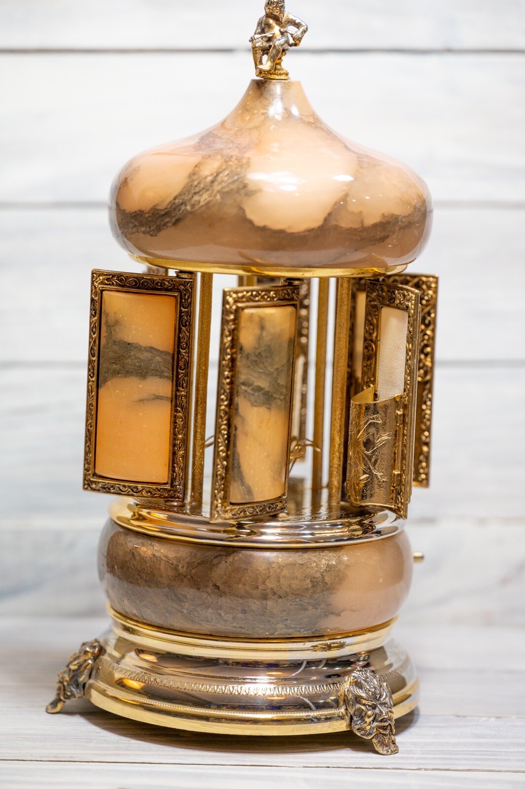 REUGE VINTAGE CIGARETTE LIPSTICK HOLDER CAROUSEL MUSIC BOX ONYX STONE