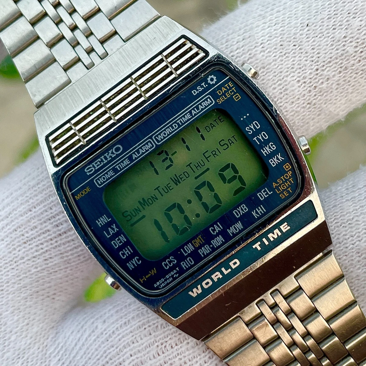 Vintage Seiko WorldTime Digital World Map LCD Men s Watch A239