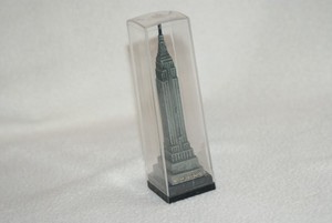 NYC Empire State Building 4" Replica- Used/VG (In Plastic Case)