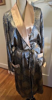 Mage Male Womens Paisley, Long Sleeve Robe And Shorts  Size XXL