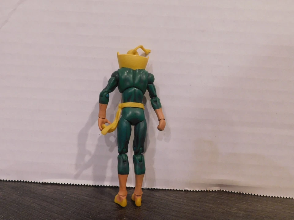 "Traje clásico del Universo Marvel Puño de Hierro 3,75"" Figura Grandes Batallas Paquete de cómics" Foto 2 de 2