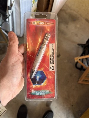 DOCTOR WHO SONIC SCREWDRIVED LED Torch - Sealed SPELLING ERROR ON LABEL RARE!!!
