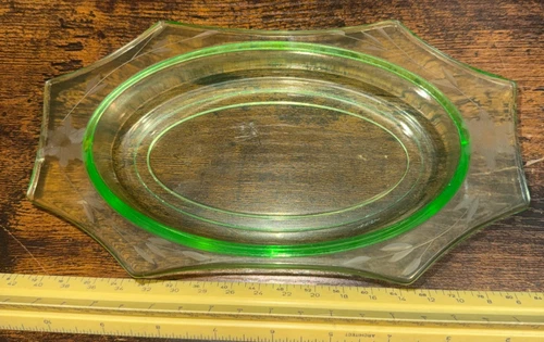 Vintage Uranium Glass Serving Bowl Dish Green Flowers/Leaves Oval rare read
