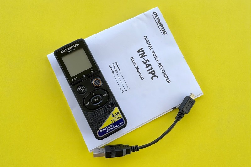 Olympus VN-541PC 4GB Digital Voice Recorder Black