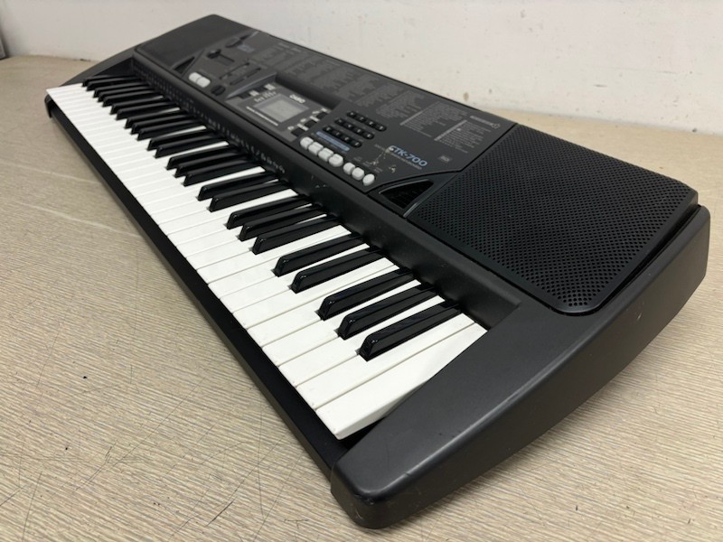 Casio Ctk-700 Electronic Keyboard 61 Keys WITHPOWER Adapter