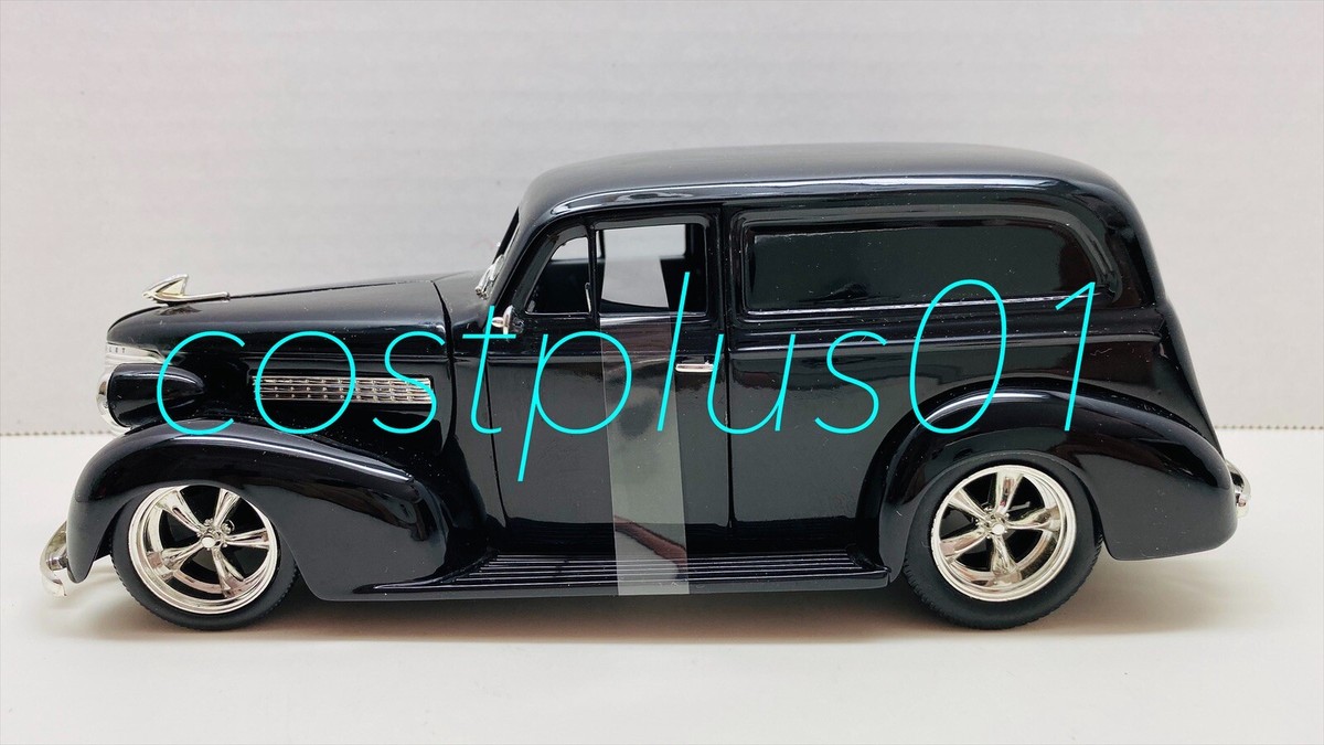 JADA SHOWROOM FLOOR 1939 CHEVY SEDAN DELIVERY 1:24 BLACK