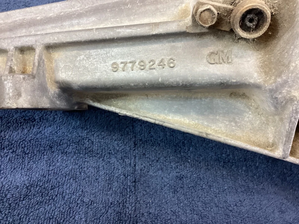 Carcasa eje trasero transmisión 4 velocidades Grand Prix Catalina Bonneville Muncie Foto 2 de 4