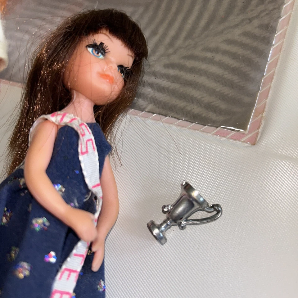 Vintage 1967 Uneeda 5" Miss Tiny Teen Pageant  Doll "PROM TIME" Pretty B1 - Image 2 of 3