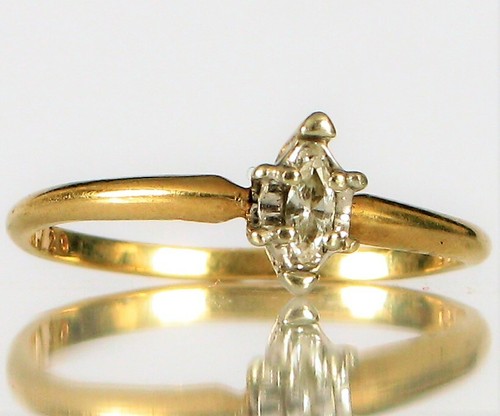 VINTAGE DESIGNER SIGNED 10K YELLOW GOLD 1/20 CT MARQUISE DIAMOND COCKTAIL RING ! - Picture 2 of 6