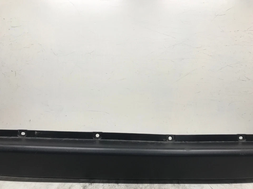 Cubierta de parachoques trasero negra Nissan NV200 S 85022-3LM0H 2013-2017 OEM Foto 3 de 4