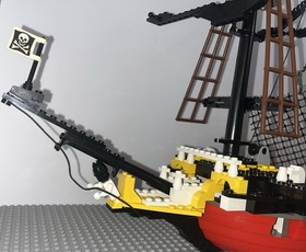 Lego 6290 Pirates I Pirate Battle Ship {Red Beard Runner Reissue} Vintage