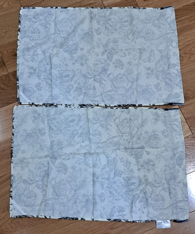 Toallas de cocina Waverly negras florales con adornos a rayas Foto 4 de 4