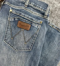 Wrangler Retro  Slim Bootcut  Blue Jeans Men’s 36x32 Medium Wash Stretch Western