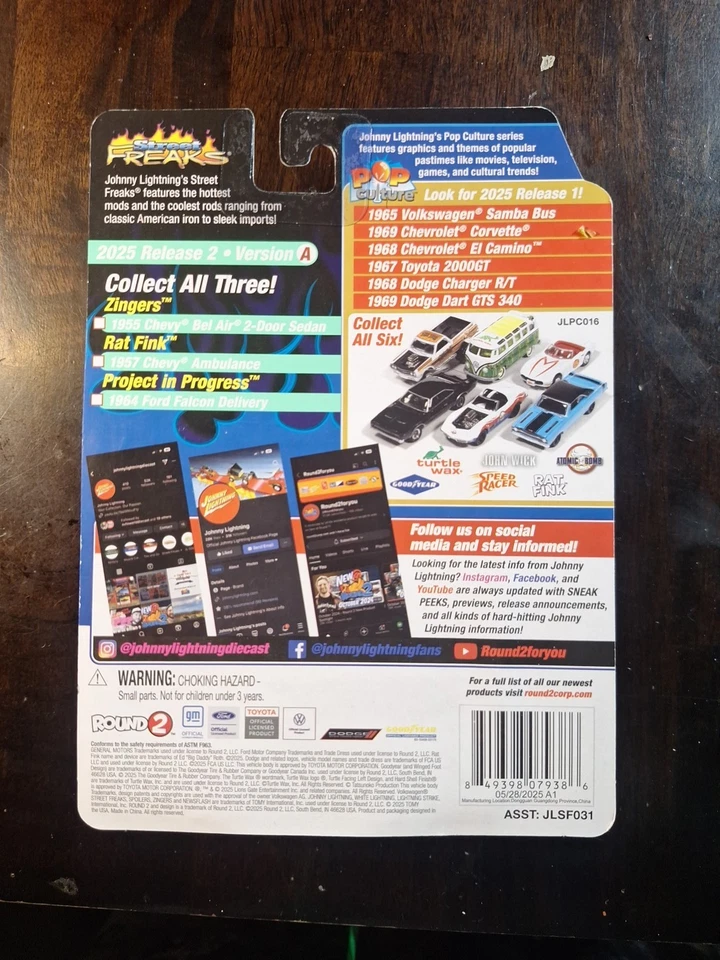 2025 JOHNNY LIGHTNING 1957 CHEVY AMBULANCE RAT FINK STREET FREAKS R 2 VS A NO 2 - Image 3 of 3