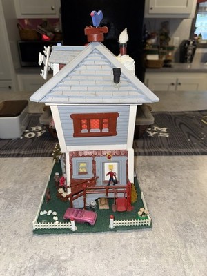 Railroad Ho Scale Custom Built Crooked  House Family Home Hand-made 1off Bird