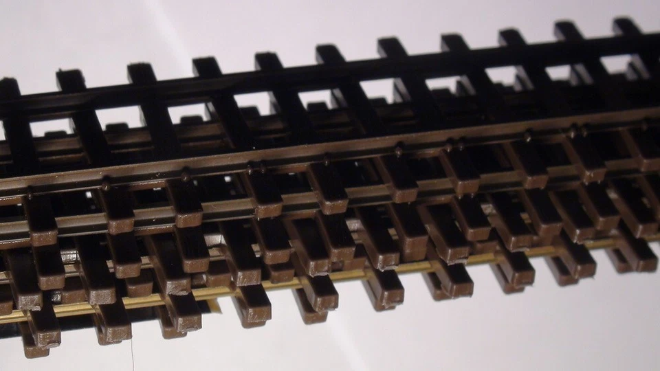 HOn3 Micro-Engineering #12-114 HOn3 SCALE Code 70 Flex Track WEATHERED - Image 3 of 4