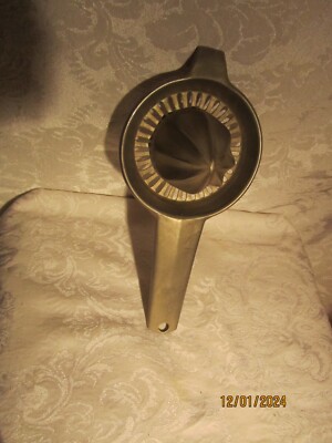 Vintage Foley Alunumin Handle Fruit Juicer Reamer Made in Mlps, Minn